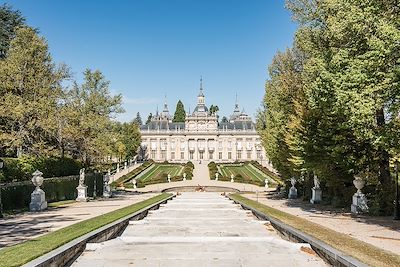 © vallefrias / Adobe Stock - Palais royal de la Granja de San Ildefonso - Province de Ségovie - Espagne Palais royal de la Granja de San Ildefonso - Province de Ségovie - Espagne