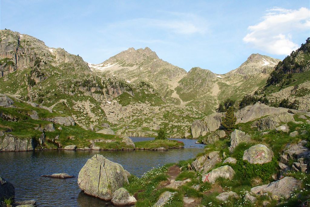 Image Trek Dans Les Encantats - Randonnée Dans Le Parc National D'Aigüestortes