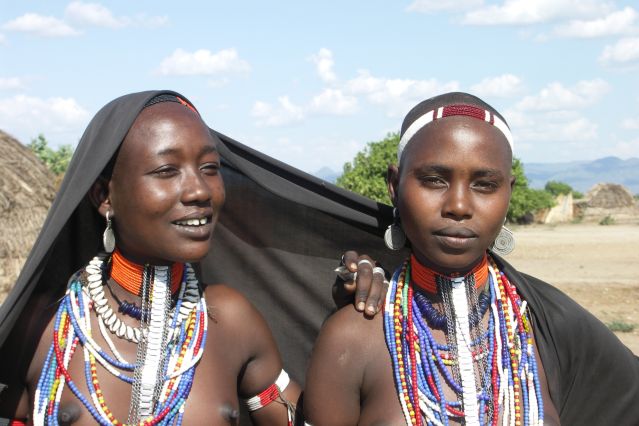 Image Safari dans le parc Churchura et peuples de l'Omo