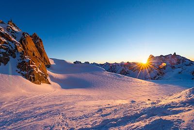 Lever de soleil sur l'Aiguille du Midi - Chamonix-Mont-Blanc - France