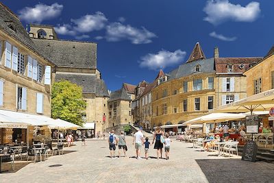 © Luc Fauret - Place de la Liberté à Sarlat - Dordogne - France Place de la Liberté à Sarlat - Dordogne - France
