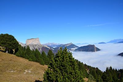 © Marie Pesenti - Vue sur le massif du Vercors - Drôme - France Vue sur le massif du Vercors - Drôme - France