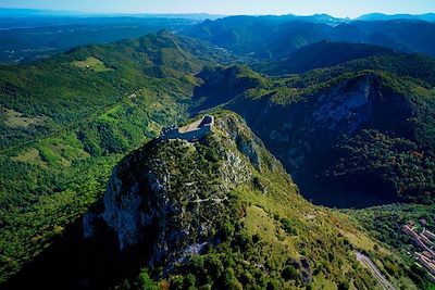Vue aérienne du château de Montségur - Occitanie - France