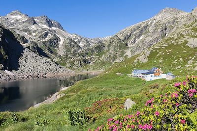 © AZAM Jean-Paul / hemis.fr - Vallée d'Orlu près d'Ax-les-Thermes - Ariège - France Vallée d'Orlu près d'Ax-les-Thermes - Ariège - France