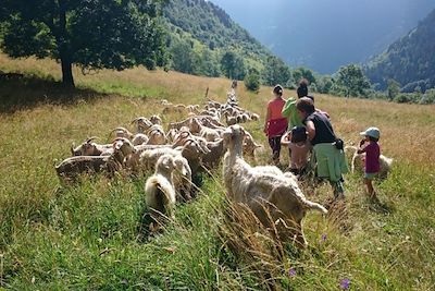 © Jean-Michel Loric - Séjour famille dans les Pyrénées - France Séjour famille dans les Pyrénées - France