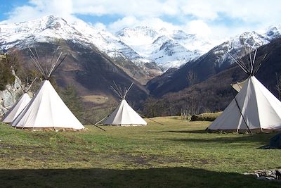 © Alain Barichello - Hébergement en tipi - Vallée de Gavarnie - France Hébergement en tipi - Vallée de Gavarnie - France