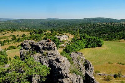 © Guilhem Vabre - Rochers de Roques Altès - Larzac - Massif central - France Rochers de Roques Altès - Larzac - Massif central - France
