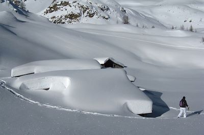 © Marc Laurans - Randonnée raquette dans le massif du Queyras - France Randonnée raquette dans le massif du Queyras - France