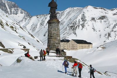 Voyage Le Grand Saint Bernard en raquettes 2