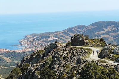 © Bruno Poinson - Descente vers Banyuls - France Descente vers Banyuls - France