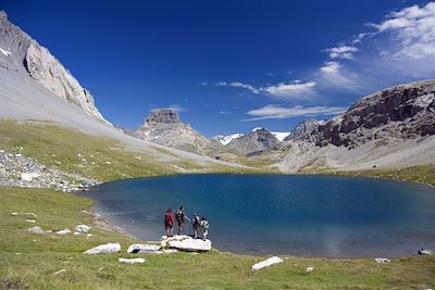 © JACQUES Pierre / hemis.fr - Le Lac Rond - Pralognan-la-Vanoise - GR55, sentier du col de la Vanoise - Alpes du Nord - France Le Lac Rond - Pralognan-la-Vanoise - GR55, sentier du col de la Vanoise - Alpes du Nord - France