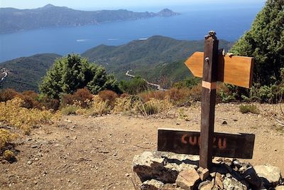 © Peter Gregor - De Bocca à Curzu - Mare e Monti - Corse - France De Bocca à Curzu - Mare e Monti - Corse - France