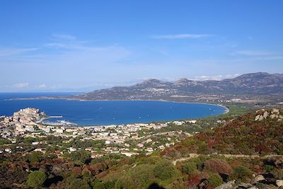 Calvi et sa baie, vue depuis la chapelle Notre-Dame de la Serra - GR20 Nord - Corse - France