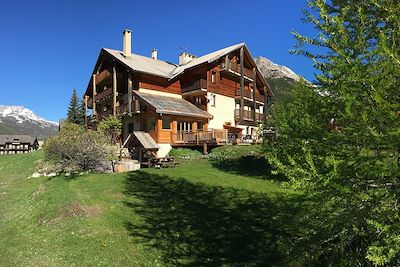 © Robin Gentil - L'Hotel - Vallée de la Clarée - Névache - France L'Hotel - Vallée de la Clarée - Névache - France