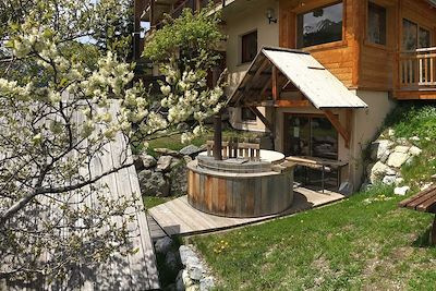 © Robin Gentil - Bain nordique de l'hotel - Vallée de la Clarée - Névache - France Bain nordique de l'hotel - Vallée de la Clarée - Névache - France