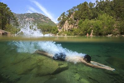 Ponte Grossu, piscines naturelle de la rivière la Solenzara - Quenza - Alta Rocca - Corse du Sud - France