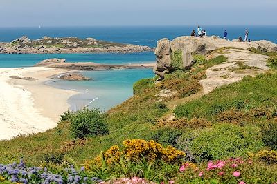 © Yannick Le Gal / CRTB - Plage aux alentours de Trégastel - Bretagne - France Plage aux alentours de Trégastel - Bretagne - France