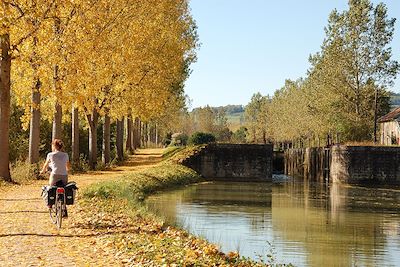 Canal de Bourgogne - France