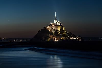 © Emmanuel Berthier / CRTB - Mont-Saint-Michel de nuit - France Mont-Saint-Michel de nuit - France