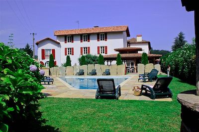 © Hôtel Txistulari - Hôtel Txistulari - Itxassou - Pays basque - France Hôtel Txistulari - Itxassou - Pays basque - France