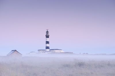 © Emmanuel Berthier / CRT Bretagne - Phare du Créac'h sur l'île d'Ouessant - France Phare du Créac'h sur l'île d'Ouessant - France