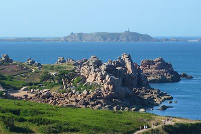 © Katell Quéré - Sentier des Douaniers - Côte de Granit Rose - Bretagne - France Sentier des Douaniers - Côte de Granit Rose - Bretagne - France