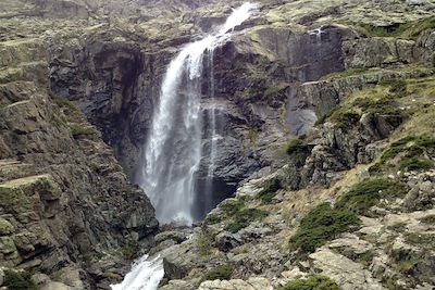 © Peter Gregor - Cascade de la Restonica - GR20 Nord - Corse - France Cascade de la Restonica - GR20 Nord - Corse - France