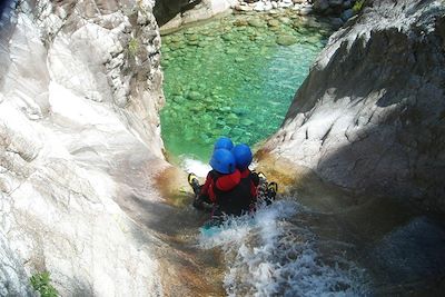 Decente dans le canyon de la Richiusa - Corse