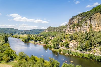 © antoine2k/stock.adobe.com - La Roque-Gageac - Dordogne - France La Roque-Gageac - Dordogne - France