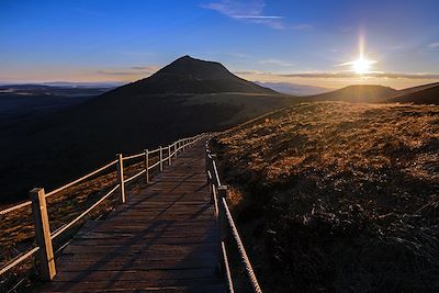 © Flikr Mzagerp - Volcans du massif central - France Volcans du massif central - France
