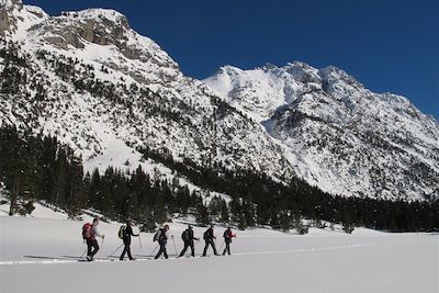 © Anne Gentil - Raquette dans la vallée de la Clarée - France Raquette dans la vallée de la Clarée - France
