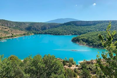 © Di Duca.M / CRT PACA - Lac de Sainte-Croix - Verdon - France Lac de Sainte-Croix - Verdon - France