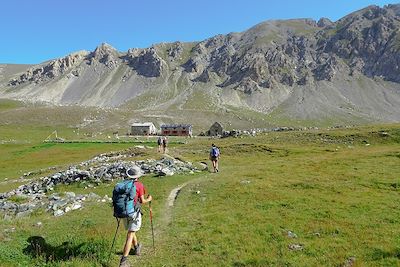  Refuge Gardetta dans les hauteurs des Alpes italiennes - Val Maira - Piémont - Italie