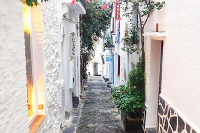 © Maël Moisan - Rue de Cadaquès - Espagne Rue de Cadaquès - Espagne