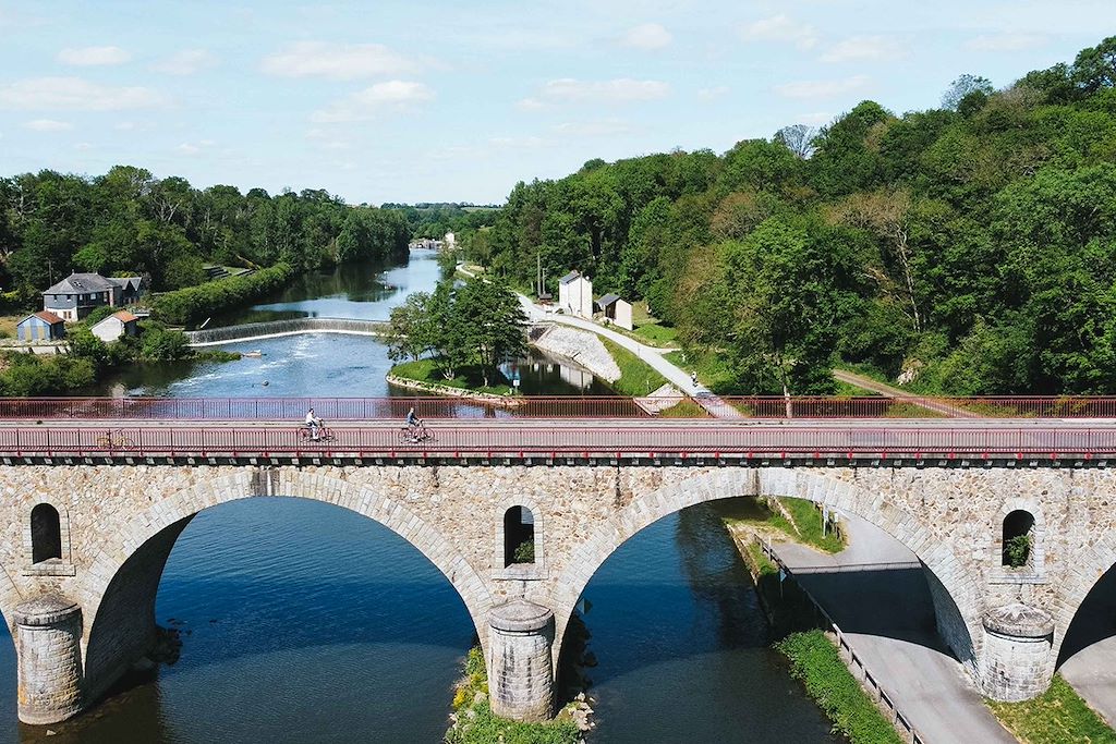 Image La Vélo Francette - La vallée de la Mayenne à vélo - Voie verte de Mayenne à vélo