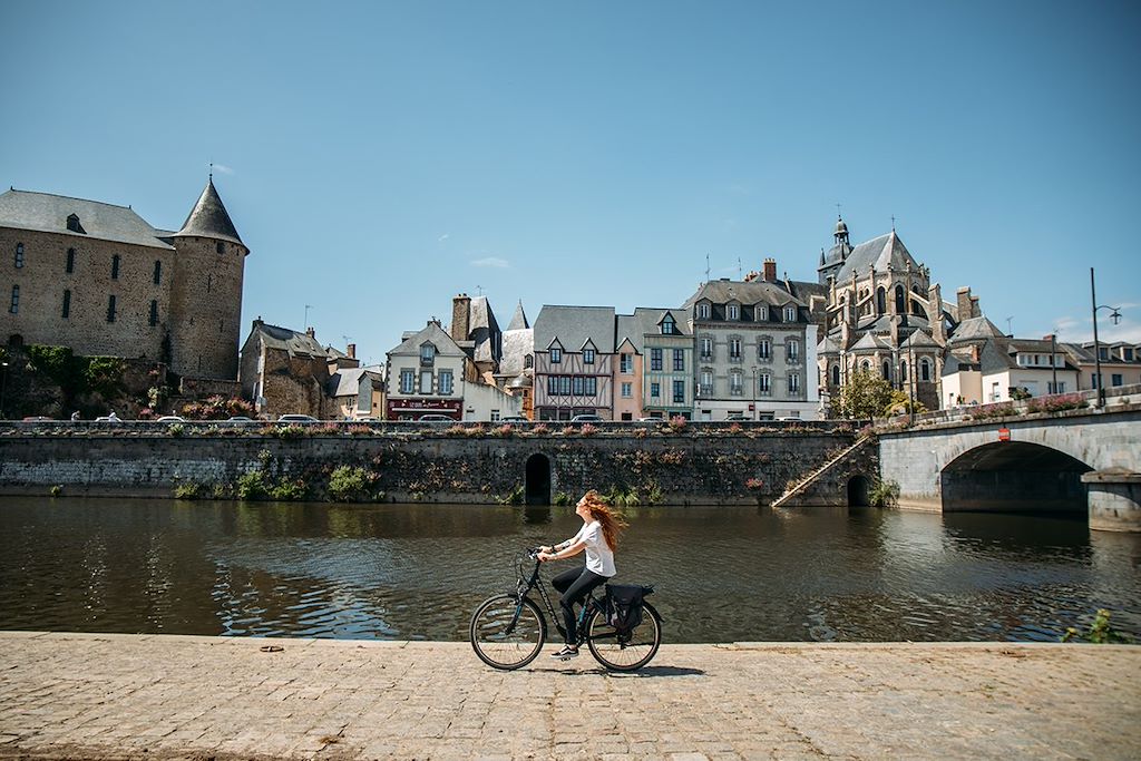 Image La Vélo Francette - La vallée de la Mayenne à vélo - Voie verte de Mayenne à vélo