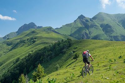 Voyage Lacs et montagnes des Bauges en VTT électrique 1