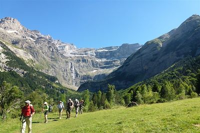 Vue sur le Cirque de Gavarnie - Traversée des Pyrénées - France