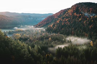 © Léonard Cotte / Unsplash - Jura - France Jura - France