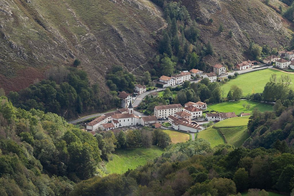 Image Rando vélo Pays Basque - Saint-Jean-Pied-de-Port en vélo électrique - Séjour vélo Pyrénées