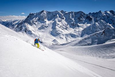 Descente à skis - Pic Blanc du Galibier - Hautes-Alpes - France