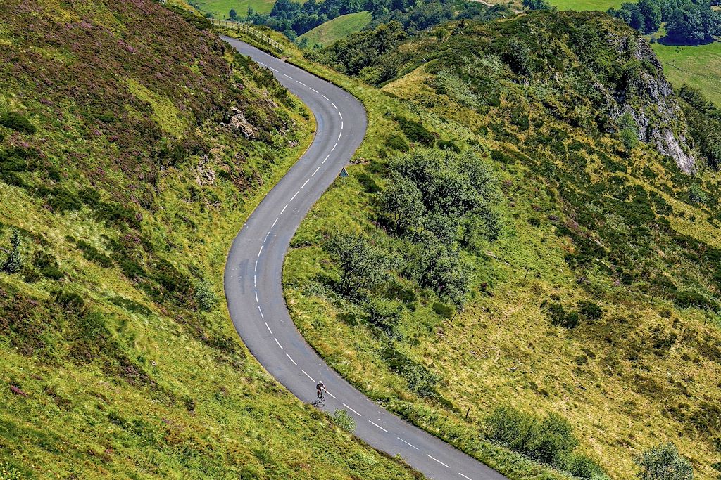 Image Les Monts du Cantal en Gravel - Le Cantal à vélo - Traversée du Massif central à vélo