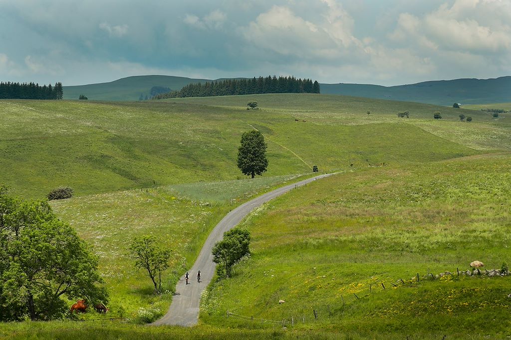 Image Les Monts du Cantal en Gravel - Le Cantal à vélo - Traversée du Massif central à vélo