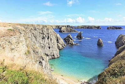 © Maël Moisan - Crique et Plage des Curés - Côte Sauvage - Belle-Ile-en-Mer - Morbihan - France Crique et Plage des Curés - Côte Sauvage - Belle-Ile-en-Mer - Morbihan - France
