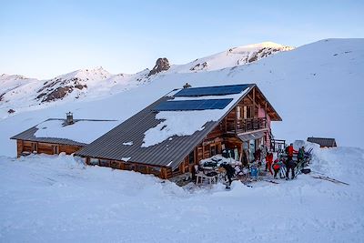 © MARTELET Christian / hemis.fr - Refuge de la Blanche - Parc naturel régional du Queyras - Hautes-Alpes - France Refuge de la Blanche - Parc naturel régional du Queyras - Hautes-Alpes - France