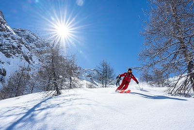© David Gouel / Office de tourisme Serre Chevalier Vallée Briançon - Ski hors-piste Serre Chevalier - Briançonnais - Hautes-Alpes - France Ski hors-piste Serre Chevalier - Briançonnais - Hautes-Alpes - France