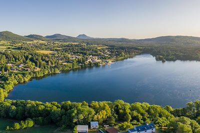 © LENAIN Hervé / hemis.fr - Lac d'Aydat - Auvergne - France Lac d'Aydat - Auvergne - France
