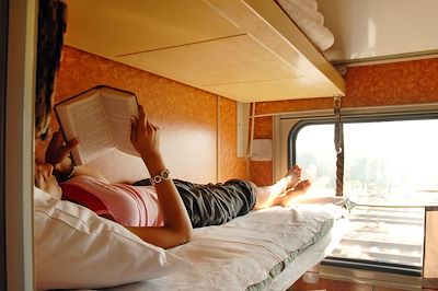 © Julija Sapic / Adobe Stock - Voyage en train Voyage en train