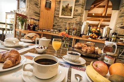 © Chemins Francis - Bagnols-les-Bains - Massif Central - France Bagnols-les-Bains - Massif Central - France