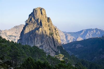 © GUIZIOU Franck / hemis.fr - La Punta de l'Anima Damnata - GR 20 - Corse du Sud - France La Punta de l'Anima Damnata - GR 20 - Corse du Sud - France